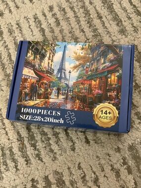 1000 piece puzzle of Paris France
